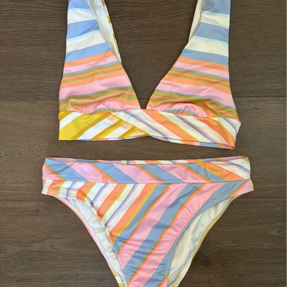 Billabong Bikini - Picture 1 of 5